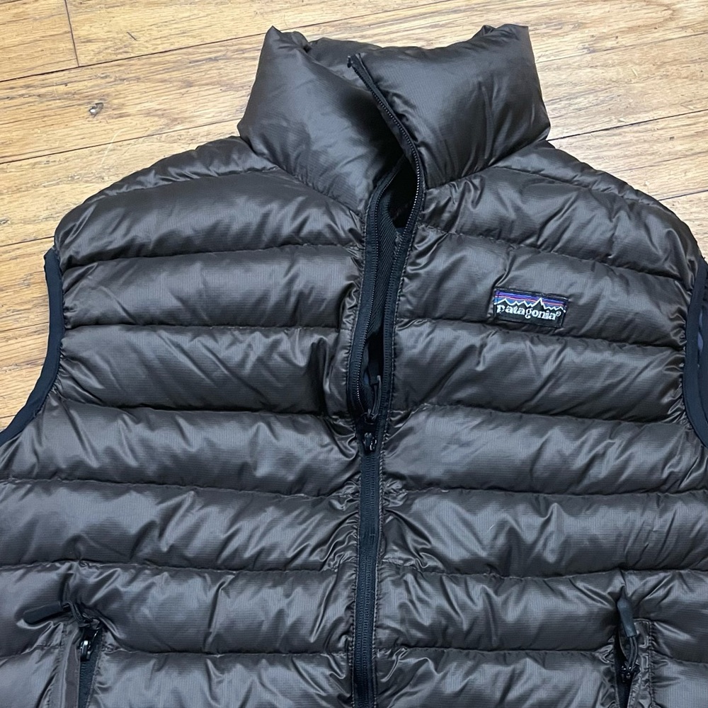Patagonia men’s brown vest size Medium